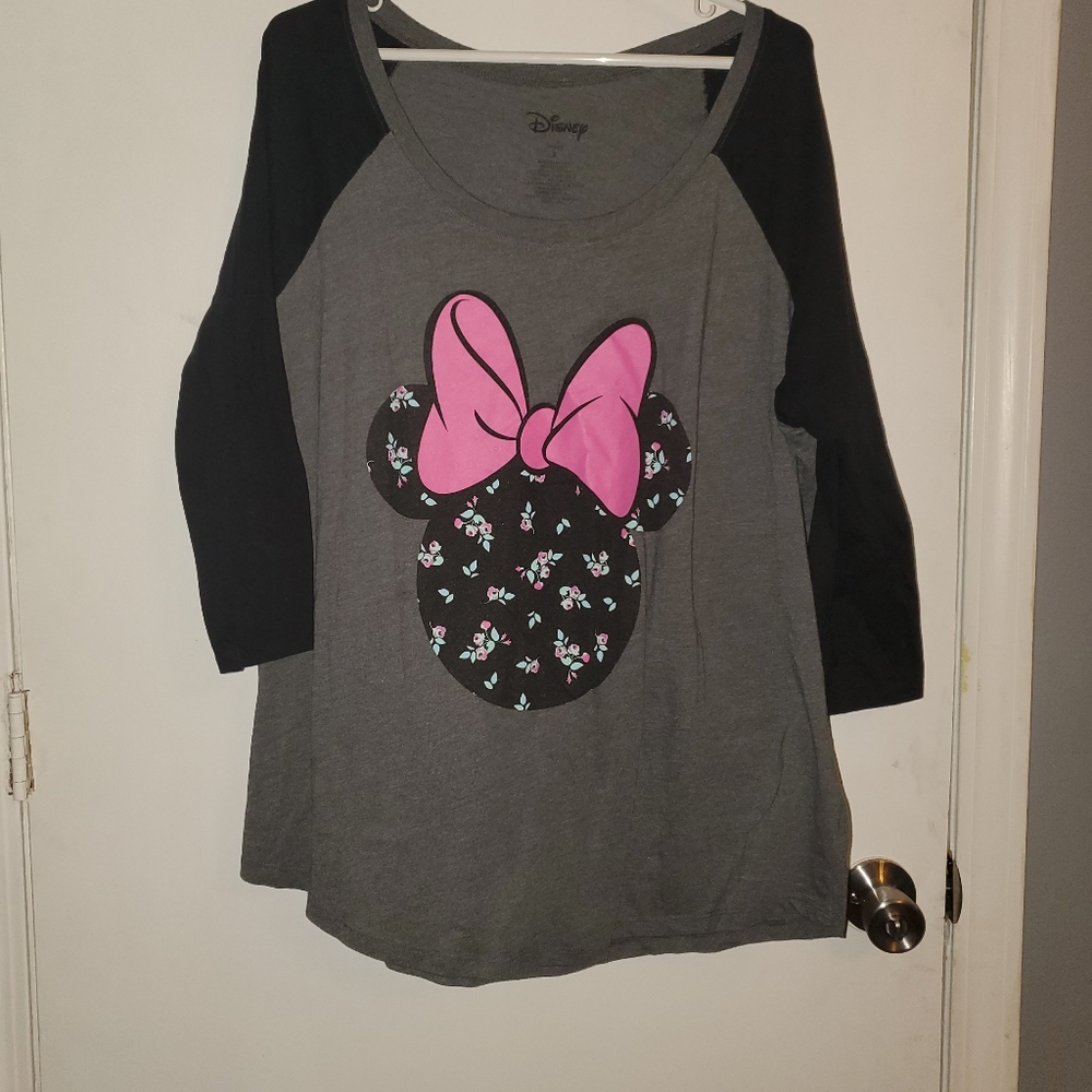 Torrid size 2 Disney Minnie mouse shirt